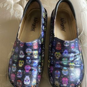 Alegria by PG Lite size 39 candy skulls